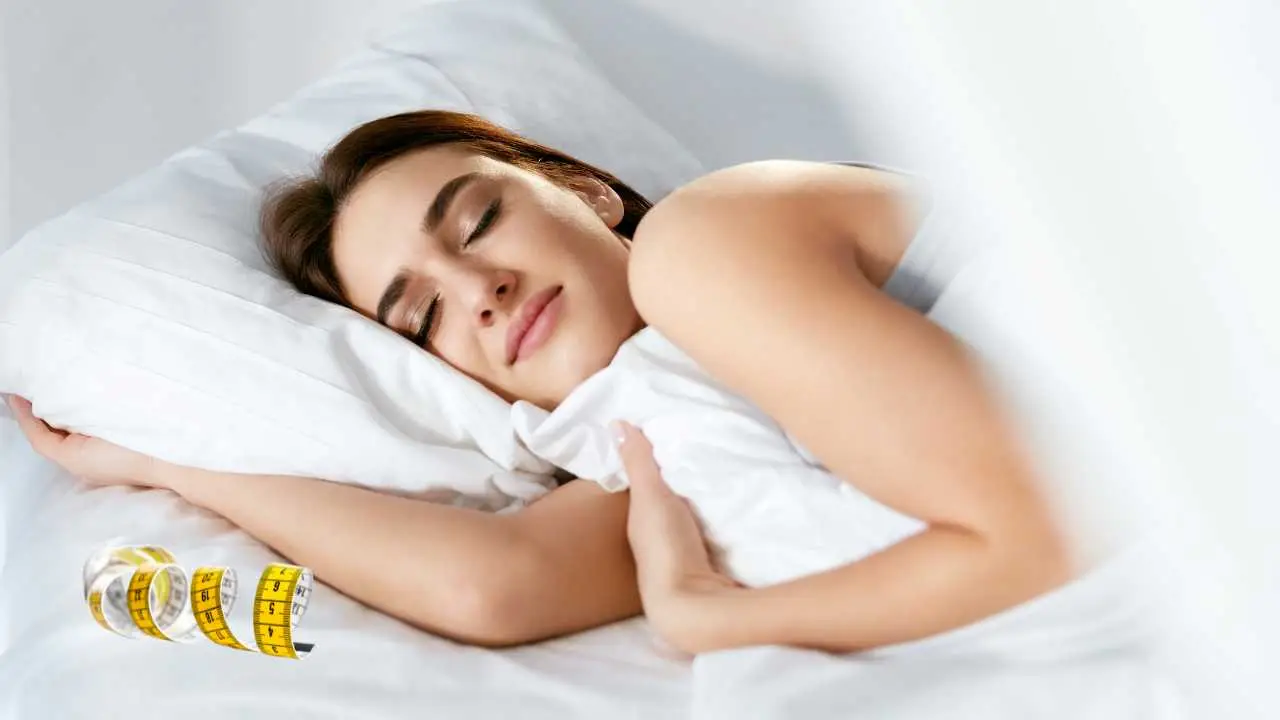 Quali sono i cibi che aiutano a dormire meglio? La cena perfetta per chi soffre d’insonnia